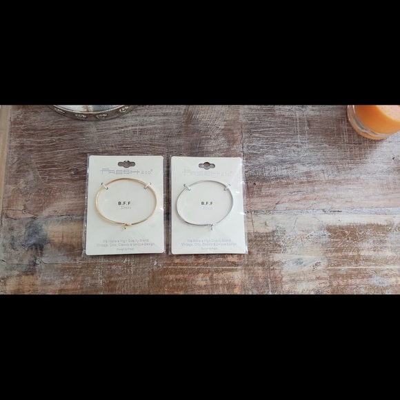 Silver B.F.F stamped bracelet - Picture 7 of 7